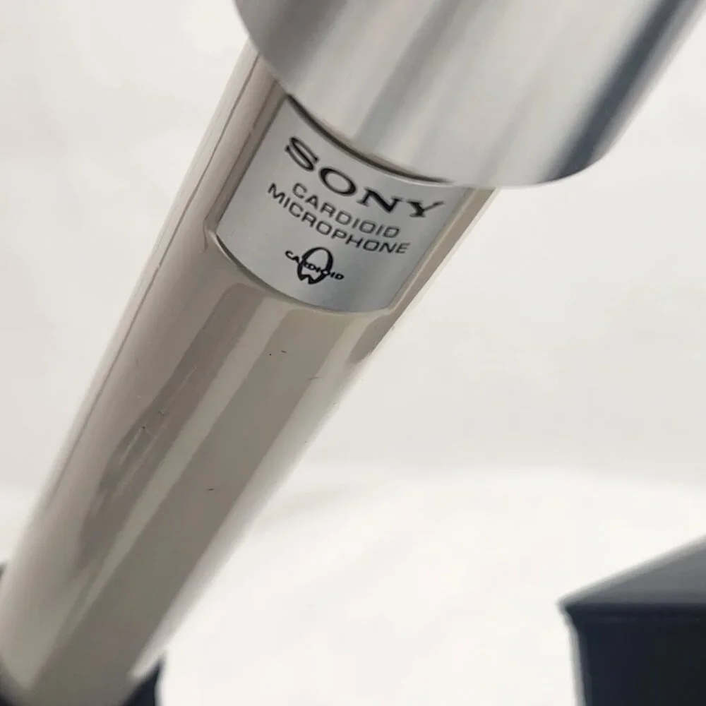 Sony F-98 Cardioid Microphone with Stand & Case Wired