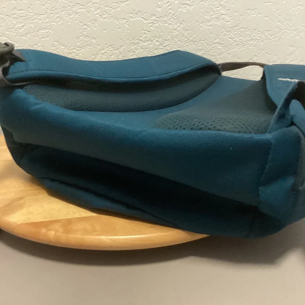 STM Laptop Backpack Unisex OS Teal Blue Padded Sleeve Tech Organizer Pocket‎