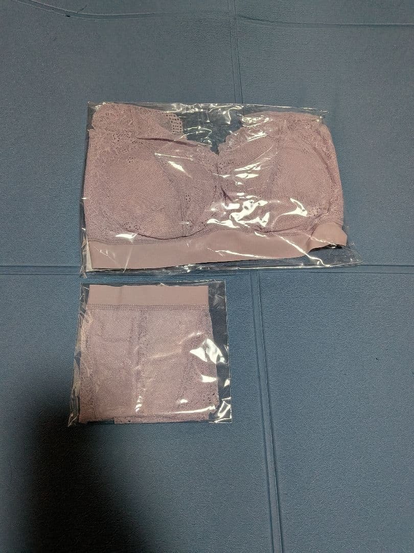 tu-hacci Bra and Panty Set L