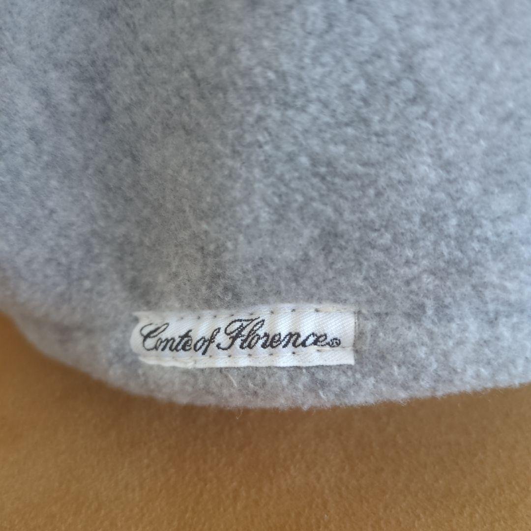 gray beret